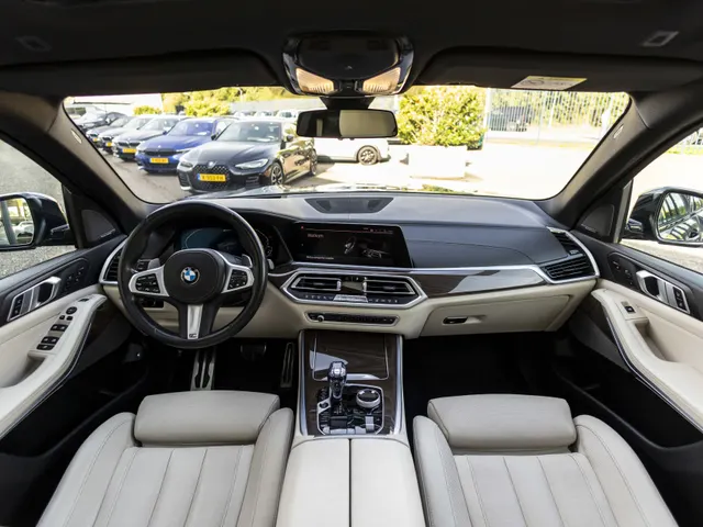 BMW X5 xDrive45e High Executive M-Sport / panoramadak / massage / stoelverkoeling