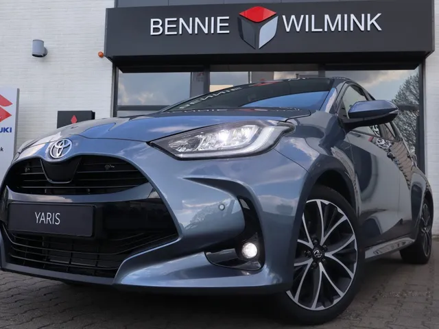 Toyota Yaris 1.5 Hybrid 115 Dynamic | V+A Parkeersensoren | Stoel & Stuur Verwarming