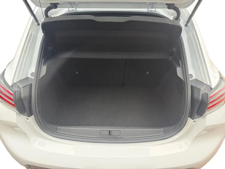 Peugeot 208 1.2 Hybrid 110 e-DCS6 Allure | Automaat | Parkeersensoren | Apple Carplay & Android Auto | Cruise Control | Bluetooth | 12 Maanden BOVAG Garantie