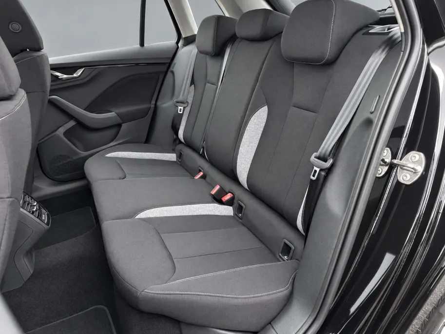 Škoda Kamiq Selection 1.0 TSI 85 kW / 115 PK SUV 6 versn. Hand | Metallic Lak | 16'' lichtmetalen velgen | Privatelease 369,-!!