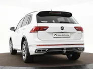 Volkswagen Tiguan 1.4 TSI eHybrid 245pk DSG R-Line Business · Camera · Inklap. Trekhaak · Dodehoeksensor · Parkeer Assistent · Stuur- & Stoelverwarming · 19'Velgen ·