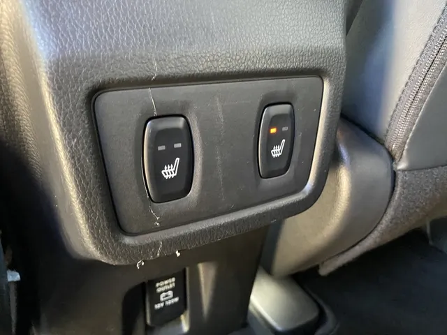 Mitsubishi Eclipse Cross 2.4i PHEV First Edition | All Seasons