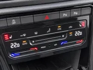 Volkswagen T-Roc 1.5TSI/150PK R-Line Black Style · Panoramadak · Apple/Android · Camera + Parkeersensoren · Garantie t/m 25-08-2027