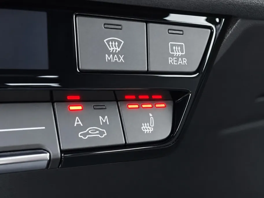 Audi Q4 Sportback e-tron 45 S Edition 82 kWh 210kW/286PK · Leder · Stoelverwarming · Navigatie · Apple/Android Car Play ·