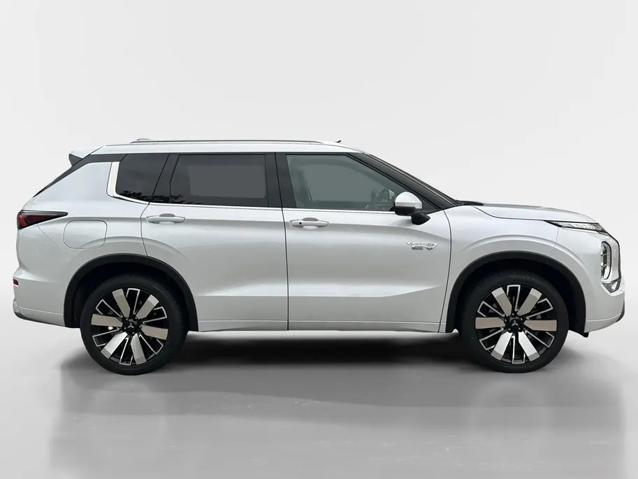 Mitsubishi Outlander 2.4 PHEV Instyle | Pano | Stoel Verkoeling | ACC |