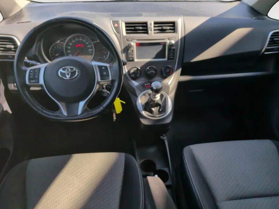 Toyota Verso-S 1.3 VVT-i Aspiration | Trekhaak  | NU Rijklaarprijs! Incl.12 Maanden, APK, Onderhoudsbeurt etc! Premiumpakket gratis!