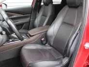 Mazda CX-30 2.0 e-SkyActiv-X M Hybrid Luxury | Trekhaak | Schuifdak | 18' LM | Leer | Elektr. stoelverstelling | Stuur-/stoelverwarming | HUD | 360 Camera | Winterset | Gespecialiseerd in Mazda | Voorheen Mazda dealer |