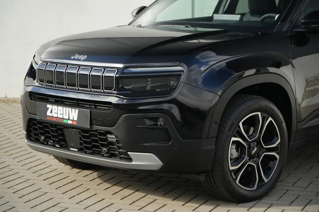 Jeep Avenger 1.2 e-Hybrid Summit | Pano | Navi | JBL | Camera | Winter | 18"