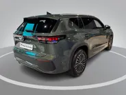 Volkswagen Tayron Life Edition 1.5 eHybrid 204 pk 6 versn. DSG · Comfort pakket · Trekhaak inklapbaar, met elektrische ontgrendeling, incl. aanhangermanoeuvreerhulp Trailer Assist · Voorraad OUTLE · Prijs is inclusief inruilpremie · MEGA SALE