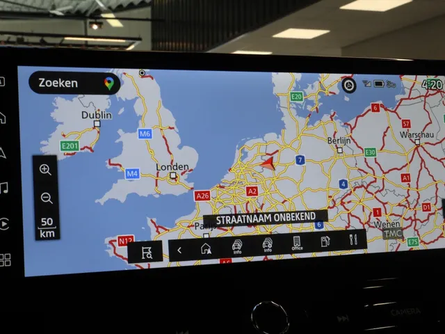 Mitsubishi Outlander 2.4 PHEV Black Edition | Stoel Massage | Schuif/Kantel Dak