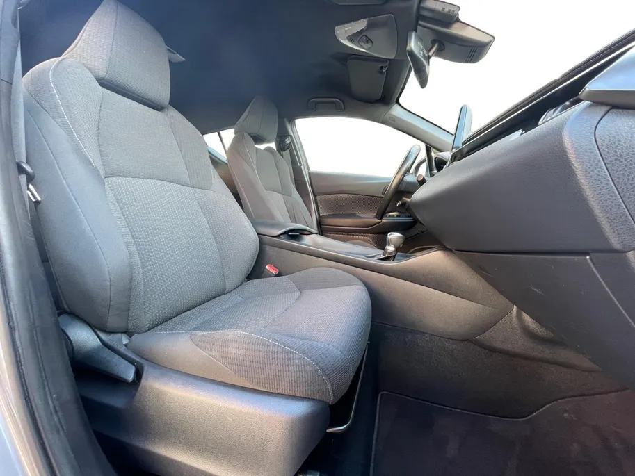 Toyota C-HR 1.8 Hybrid Energy | Navigatie| Adaptieve cruise control| Achteruitrijcamera| Climate control| All season banden|