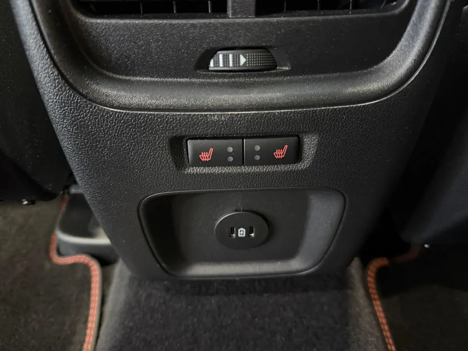 Ford Kuga 2.5 PHEV ST-Line X | NL Auto | Winterpack | Panorama Dak | Elec Trekhaak | Technology Pack | Matrix Led Koplampen | B&O Audio | 19 Inch LM Velgen |