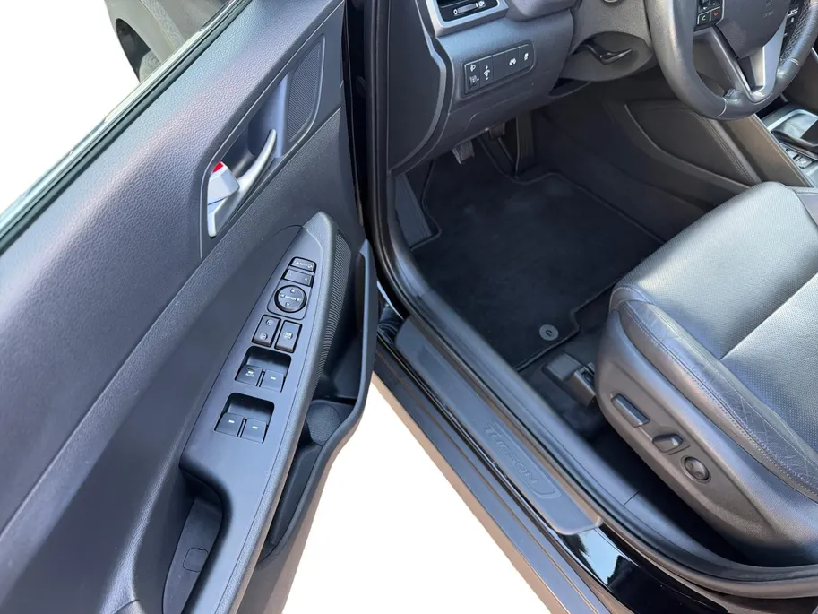 Hyundai Tucson 1.6 GDi Comfort | Elektrisch Verstelbare Stoelen | Navigatie | Bluetooth | Camera | Stoelverwarming | Cruise & Climate Control | Onderhoudshistorie | All Season Banden | 12 Maanden BOVAG Garantie