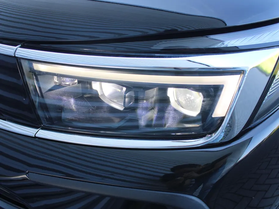 Opel Grandland 1.2 Turbo GS Line | Stuur-/ stoel-/ voorruitverwarming | Matrix LED | Elek. achterklep | 18' LM | Dodehoek detectie | Clima | Navi | Camera voor + achter |
