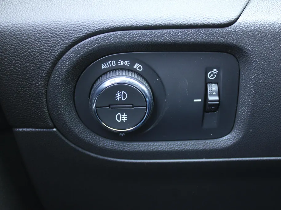 Opel Grandland X 1.2 Turbo Business Elegance | Camera | Telefoonlader | Clima  | Dodehoek detectie | Cruise | Navi | LED | 17” LM | Half stof/leer |