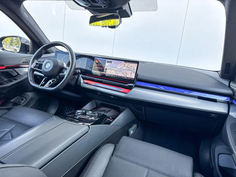 BMW i5 Touring eDrive40