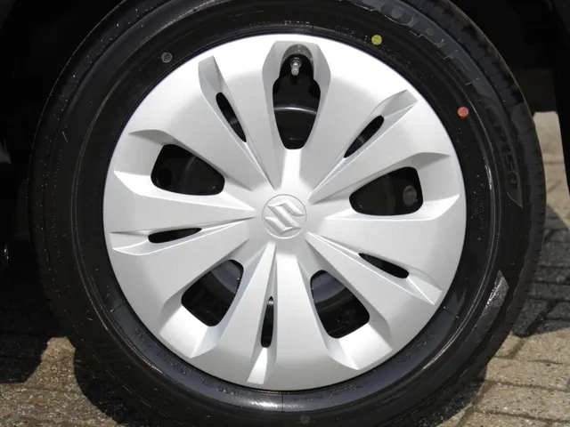 Suzuki Swift 1.2 Comfort Smart Hybrid | € 2200,- DEALERKORTING! | Alle kleuren leverbaar!