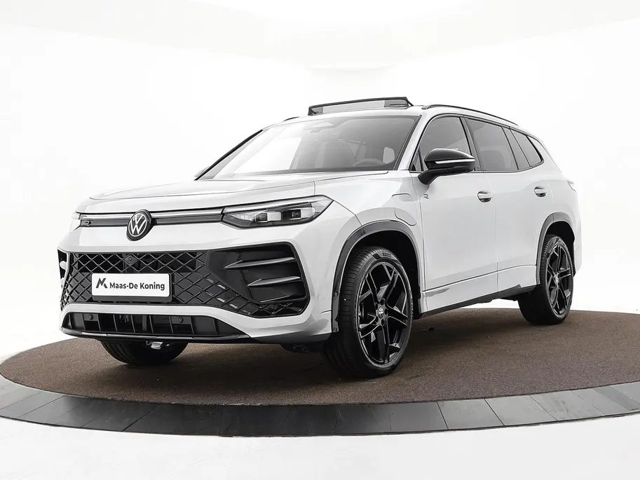 Volkswagen Tayron R-Line Edition 1.5 eHybrid 272 PK 6 versn. DSG · Assistance Pakket Plus · Black Style Pakket · Comfort Pakket · Design Pakket · Trekhaak inklapbaar, electr. ontgrendeling, incl. Trailer Assist ·