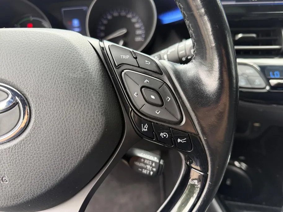 Toyota C-HR 1.8 Hybrid Bi-Tone LM VELGEN | LEDER BEKLEDING | STOELVERWARMING | CLIMA | NAVI
