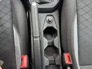 Volkswagen Taigo 1.0 TSI R-Line | Digital Cockpit | Camera | Adaptive Cruise Control | Apple CarPlay & Android Auto | LMV | Climate Control | Parkeersensoren | Verwarmde Spiegels |