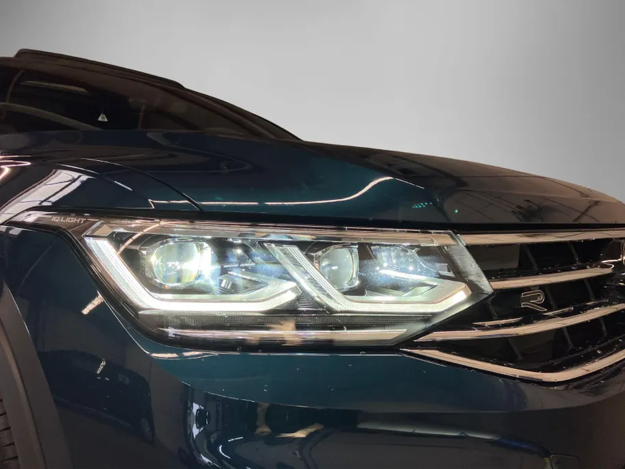 Volkswagen Tiguan 1.4TSIeHybrid 180kW/245PK R-Line DSG · Panoramadak · Trekhaak · 360°Camera + Parkeersensoren · Keyless entry