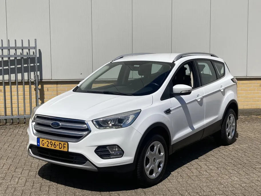 Ford Kuga 1.5 EcoBoost 120 pk Trend Ultimate Groot Navi - Trekhaak - Voorruitverwarming
