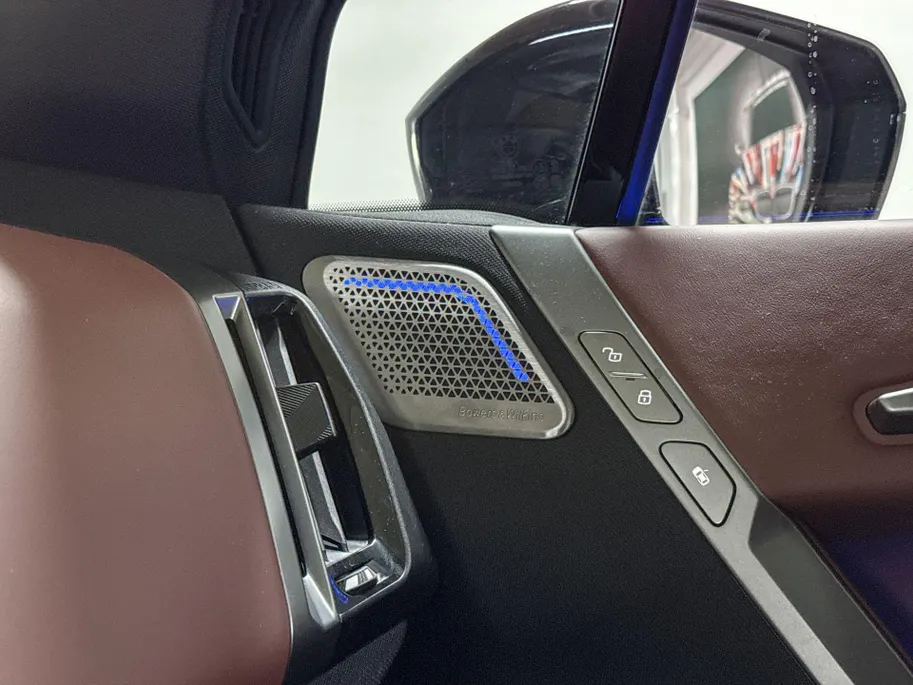 BMW iX xDrive60