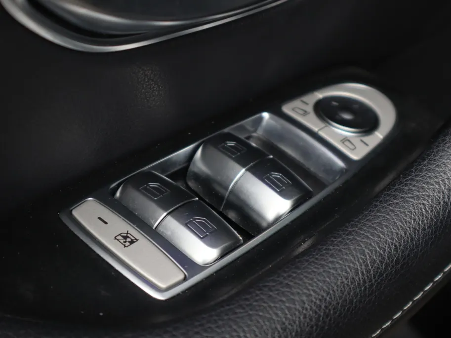 Mercedes-Benz E-Klasse Estate 300 e Business Solution AMG l Keyless l Achteruitrijcamera l Stoelverwarming l Ambiente lichtpakket