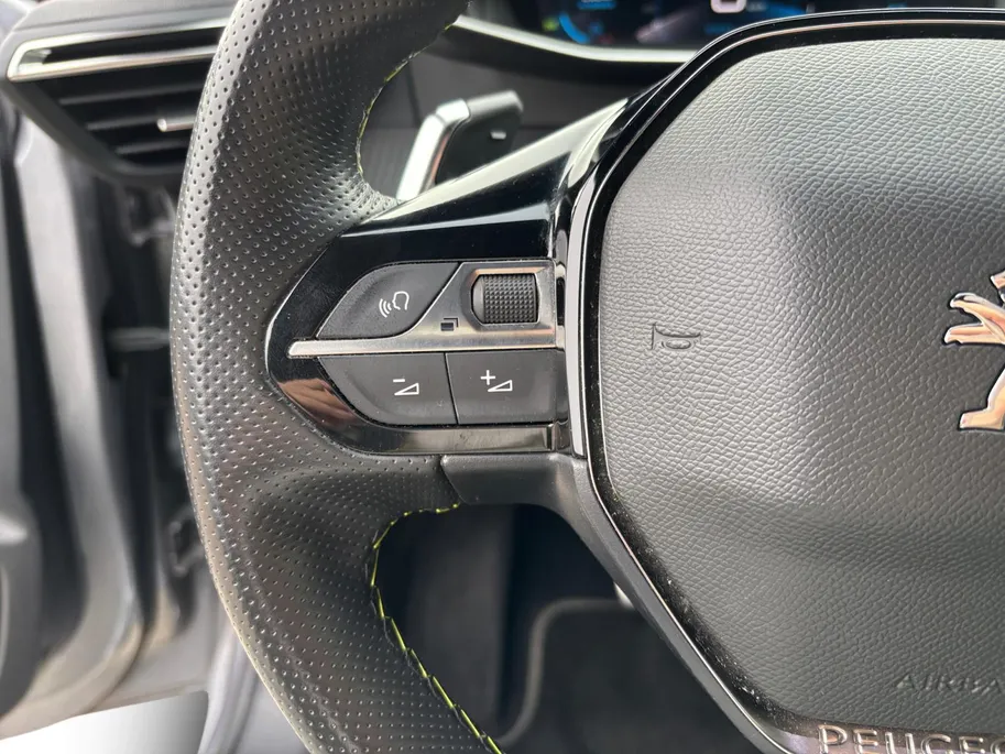 Peugeot 208 1.2 PureTech GT | Trekhaak | NL-AUTO | Automaat |