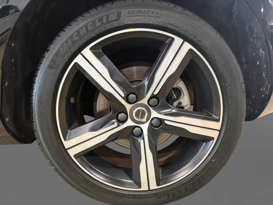 Volvo V40 1.5 T3 Polar+ Sport *Panorama*Aut.*Navi+Camera*Harman/Kardon*Stoel Verw.*Sportieve Auto!