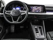 Volkswagen Golf 1.0 eTSI 110pk DSG Life · Camera · Apple/Android Car Play · Sfeerverlichting · P-Sensoren · Navigatie · 16'' Inch · Garantie t/m 04-02-2028 of 100.000km  · EXTRA INRUILKORTING ·