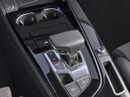 Audi A4 Avant 35 TFSI 150pk S edition Competition · Trekhaak · Camera ·  Stoelverwarming · Apple/Android Car Play · Adaptive Cruise Control ·  Clima · Drive select · Leder/Stof · Garantie t/m 23-07-2028 of 100000km.