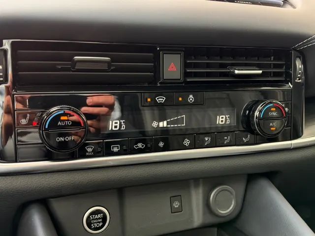 Nissan QASHQAI 1.3 Mild-Hybrid 158pk Xtronic Tekna Plus | Trekhaak |  Leder | Panoramadak | 360-Camera | App Connect | Head-Up | Keyless