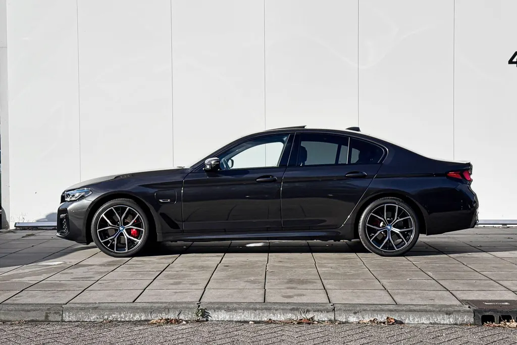 BMW 5 Serie Sedan 530e High Executive M-Sport