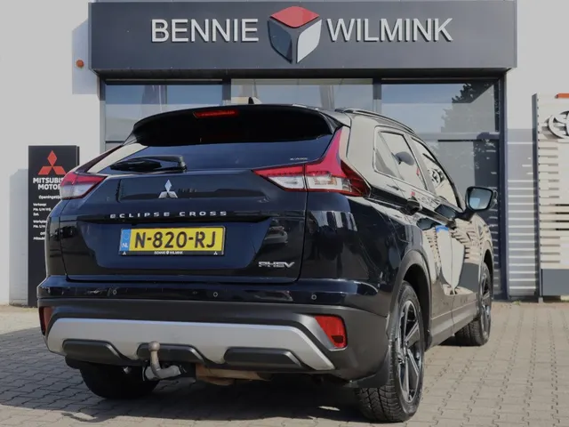 Mitsubishi Eclipse Cross 2.4 PHEV Intense+ Trekhaak | Standkachel | Carplay