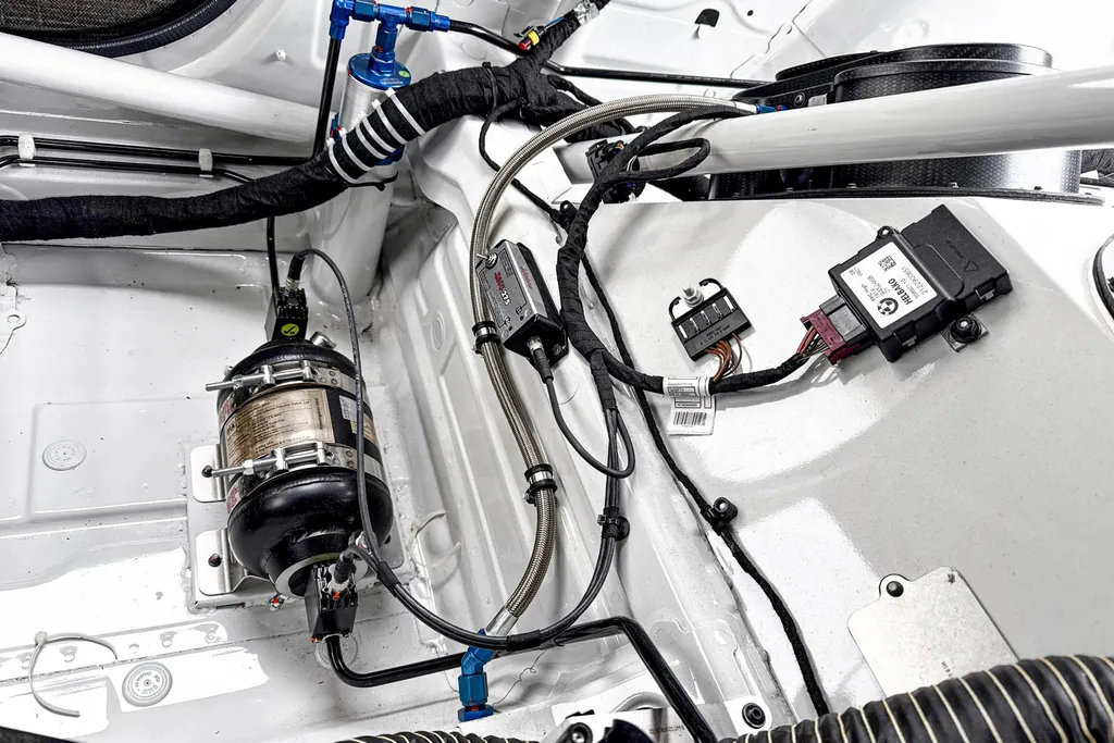 BMW M4 GT4 405kW