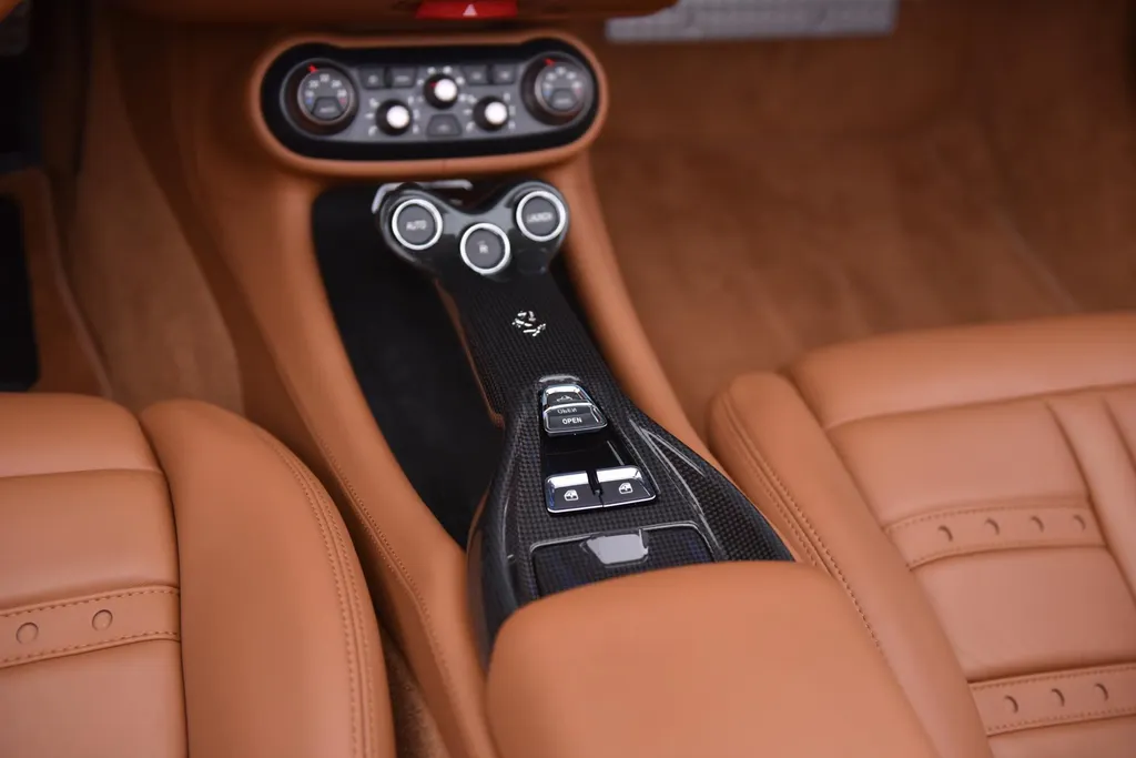 Ferrari California 4.3 V8 HELE