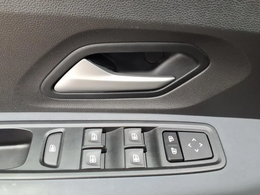 Dacia Sandero Stepway 1.0 TCe 100 ECO-G Extreme Apple Carplay/Android Auto , camera , navi , parkeersensor , climate , cruise , zwarte velgen .