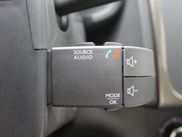 Dacia Sandero 0.9 TCe 10th Anniversary | airco | cruise control | lichtmetalen velgen