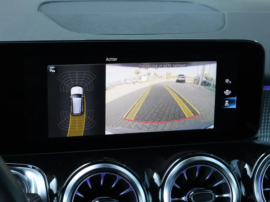 Mercedes-Benz EQB 250 Business Line 67 kWh l Panoramadak l Stoelverwarming l Achteruitrij camera