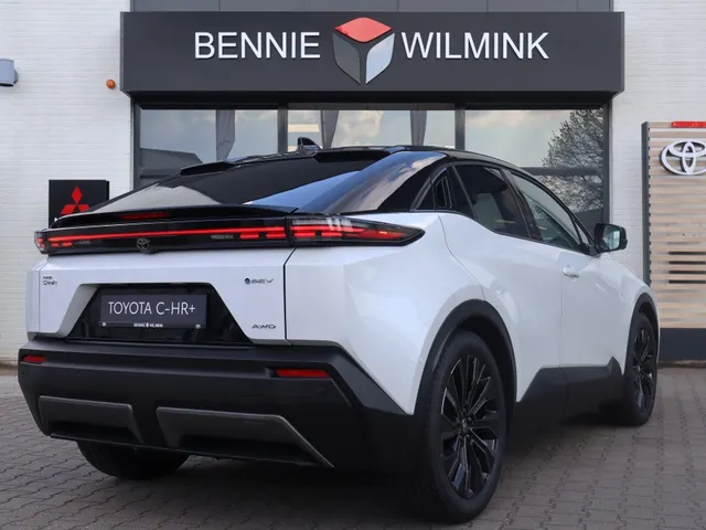 Toyota C-HR+ Executive AWD 77 kWh | Stoel/Stuur Verwarming | Matrix Led Lampen | 360 Camera