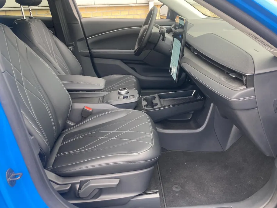 Ford Mustang Mach-E Standard RWD 75 kWh Standard Range - Grabber Blue - Direkt leverbaar
