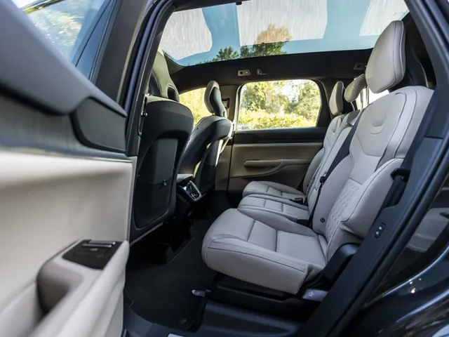 Volvo EX90 Single Motor Core 7p. 104 kWh | Panoramadak | Nieuwstaat | SOH 95% |