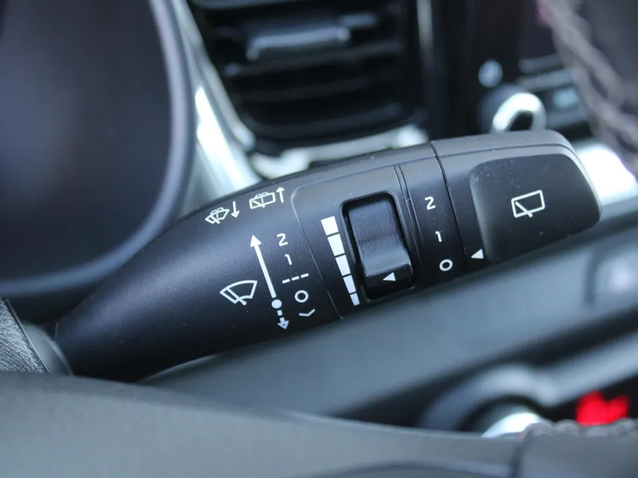 Kia Stonic 1.0 T-GDi MHEV DynamicLine | Navi | Clima | Cruise | Camera | 15' LM | Parkeersensor achter |