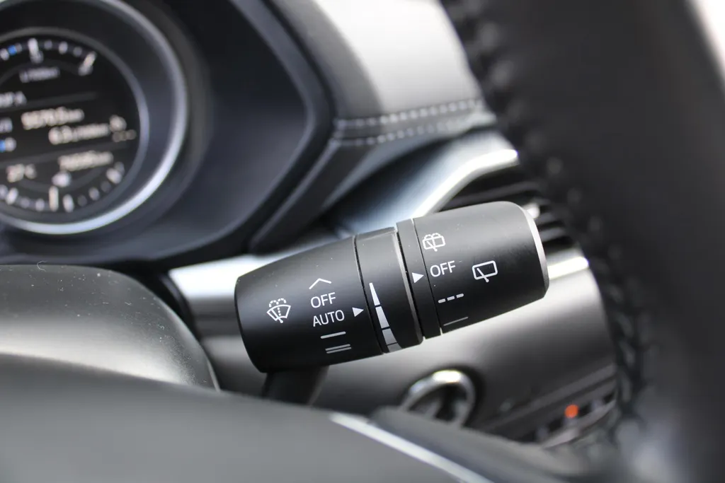 Mazda CX-5 2.0 SkyActiv-G 165 Comfort | Trekhaak | Stoel-/stuurverwarming | Dodehoek detectie | Carplay | Clima | 19' LM | Parkeersensor v+a | LED |
