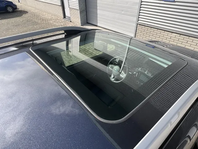 Subaru Forester 2.0 Premium Automaat | Trekhaak | All Season Banden | Elek. Schuif/Kantel Dak |17' LM Velgen | Navigatie