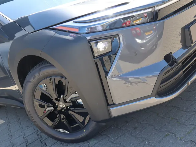 Toyota bZ4X Touring Dynamic 75 kWh | 360 Camera | Stoel/Stuur Verwarming
