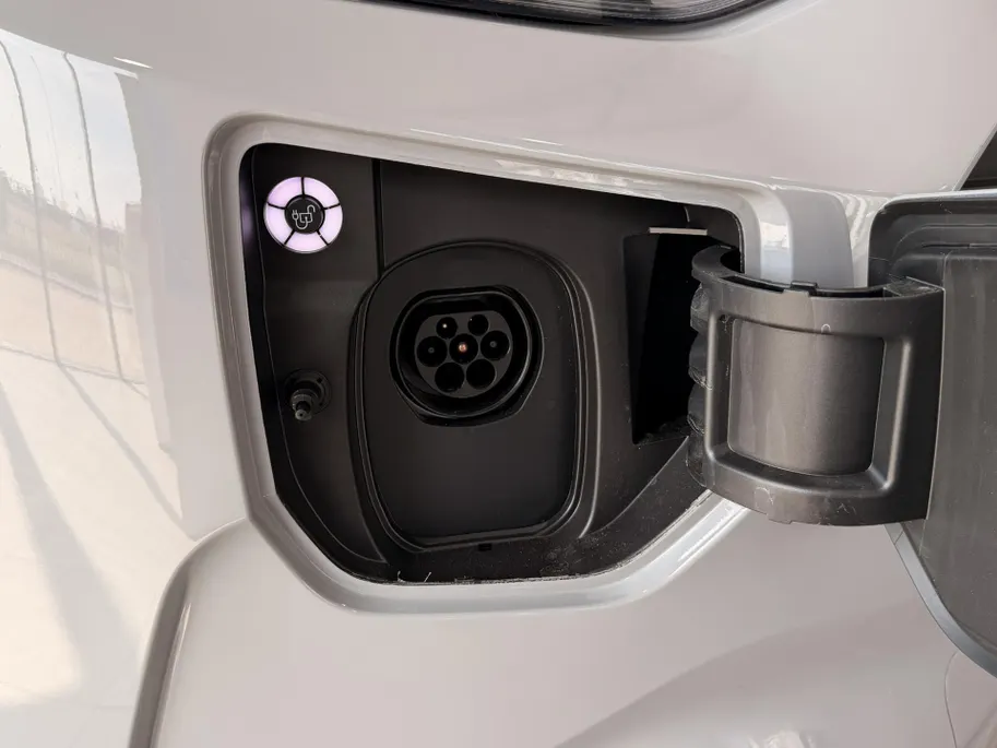 Ford Transit Custom 320 2.5 PHEV L2H1 Sport SHOWROOM VOORDEEL € 2000 I DRIVER ASSIST PACK PREMIUM I INKLAPBARE TREKHAAK I WINTER PACK I 19 INCH VELGEN I AGM ACCU I