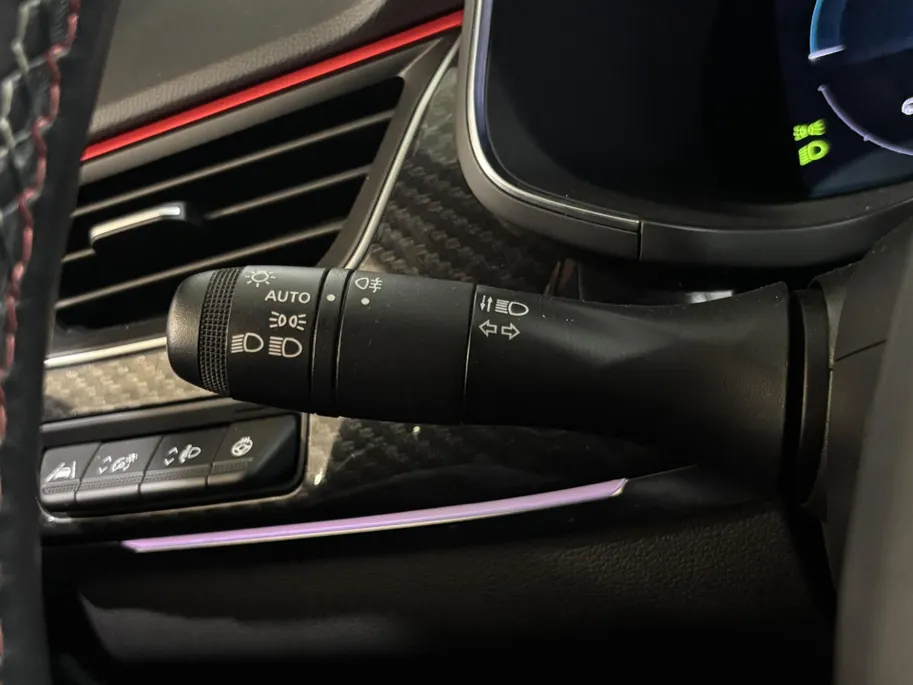 Renault Arkana 145PK E-Tech Hybrid R.S. Line Automaat | 9,3' Navi | Camera | Climate Control | Adaptive Cruise Control | Stoel + Stuurwiel verwarming | Apple CarPlay/Android Auto | Parkeersensoren | Lichtmetalen Velgen |