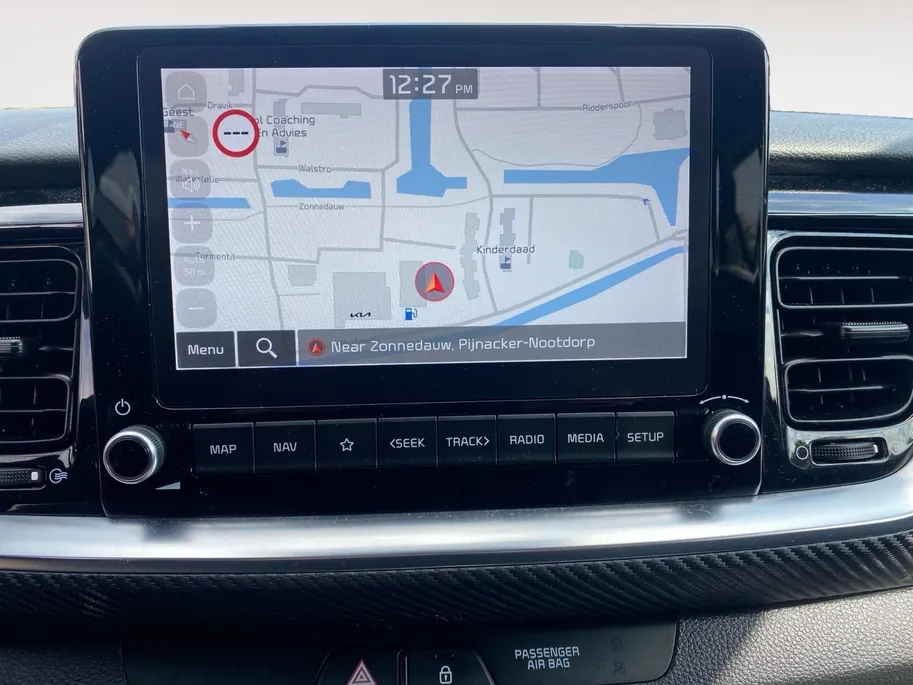Kia Stonic 1.0 T-GDi MHEV GT-PlusLine | AUTOMAAT | Climate control | Dodehoekdetectie | Stoelverwarming en ventilatie | 17 inch lichtmetalen velgen | Navigatie | Parkeercamera | Elek.  schuif/kanteldak |